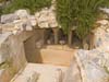 tomb-02