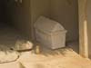 tomb-04