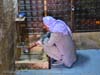 man-praying-at-cave-of-abraham-02